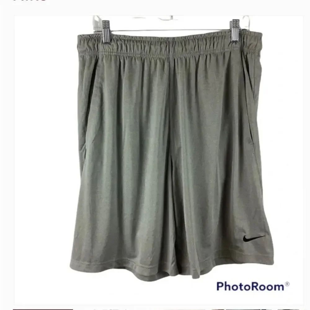 Nike Men's Standard Fit Lightweight Elastic Waist Dri-Fit Short (Grey,L)